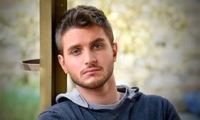  دارا حیایی: گفتند باید سرت را ببُریم، مادرم دلش طاقت نیاورد/ به جای من سر پدرام شریفی را بریدند +فیلم