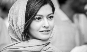 عکس‌های جنجالی پردیس احمدیه با یک خودروی کلاسیک خاص!