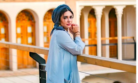 استایل رنگارنگ و شوکه‌کننده لیندا کیانی در خیابان‌های برزیل!