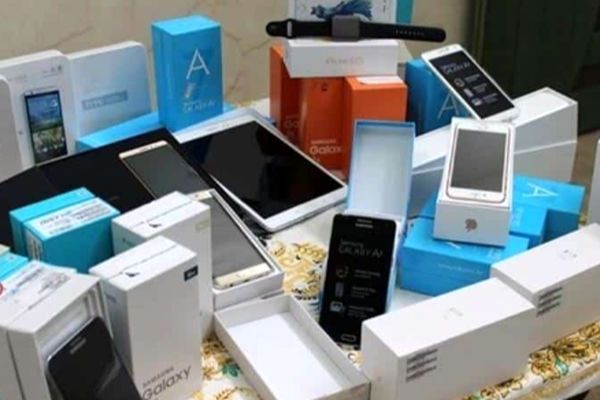 تعرفه واردات موبایل ۱۴۰۴: چه تغییراتی در پیش است؟