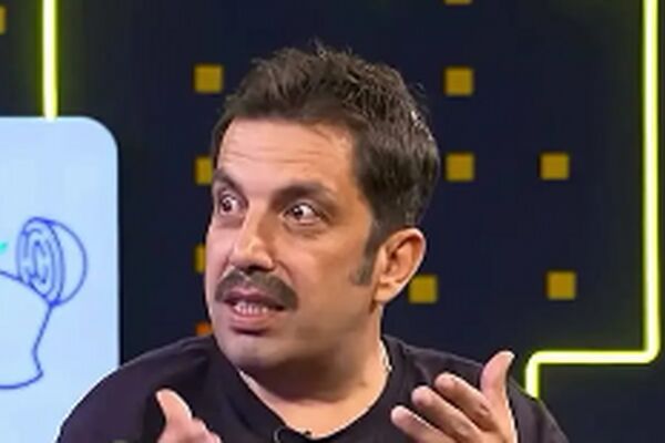 تقلید بی‌نظیر صدای رضا عطاران توسط عباس جمشیدی‌فر! +فیلم