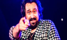 این زن خوش پوش همسر خیلی جوان شهرام شب پره است ! 