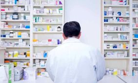 یک تخلف آشکار در بازار دارویی کشور / اگر مکمل نخرید دارو نمی فروشیم 