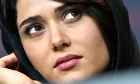 عکس باورنکردنی از بی حجابی پریناز ایزدیار در ملاعام / بدون مانتو و روسری !