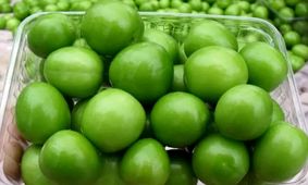 نوبرانه میلیونی دور از سفره مردم / ۱۰ میلیون برای چند دانه گوجه‌سبز!