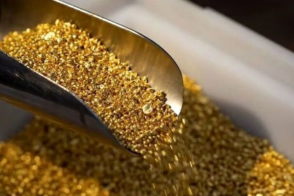 پیش‌بینی قیمت طلا در ماه‌های آینده؛ آیا طلا گران‌تر می‌شود یا ارزان‌تر؟