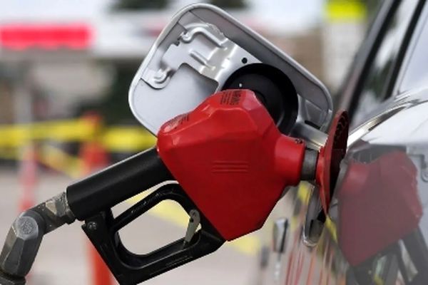 سه سناریو آینده قیمت بنزین در 1404