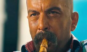 غوغای فیلم رقص عباس جمشیدی و بازیگر معروف ایرانی ! / با روسری دلبری کردند !