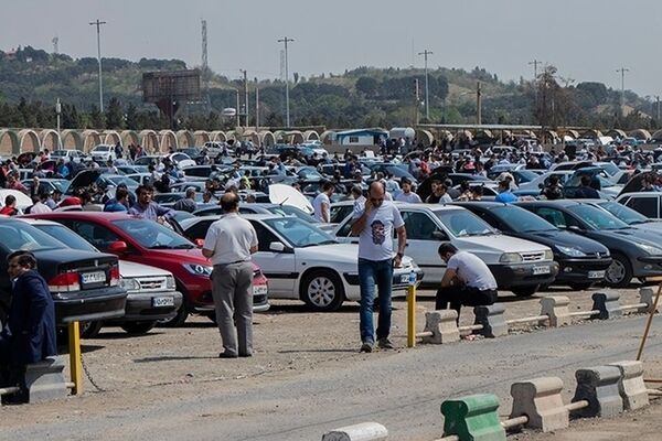 بازار خودرو در شوک؛ کاهش چشمگیر قیمت محبوب‌ترین خودروها امروز دوشنبه ۱۲ آبان ۱۴۰۴ + جدول