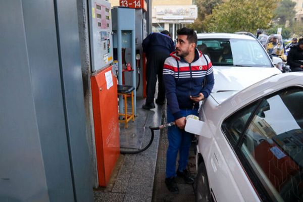 تأمین سوخت پمپ بنزین‌ها بدون توقف ادامه دارد