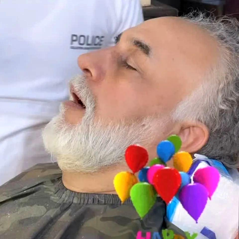 عکس شکار شده از رضا عطاران در یک وضعیت دیده نشده