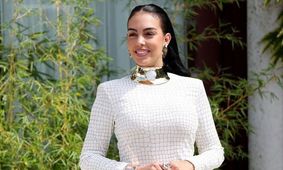 جورجینا با استایل خاص روسری و مانتو در هفته مُد ریاض غوغا کرد! +عکس