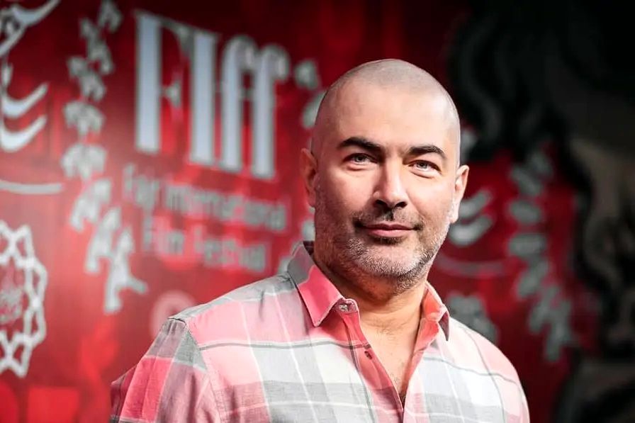 پارسا پیروزفر