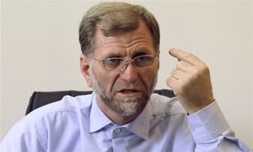 هشدار استاد اقتصاد دانشگاه به دولت: مراقب پوست خربزه باشید و از شوک درمانی پرهیز کنید

