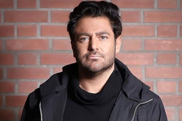 استایل شگفت‌انگیز رضا گلزار در کافه‌ای لوکس؛ پولدار بودن یا سبک زندگی؟