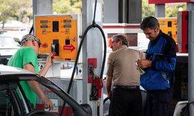 برنامه جدید دولت برای یارانه بنزین / مردم منتظرند !