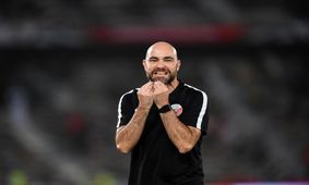 عروسک خیمه شب‌ بازی !