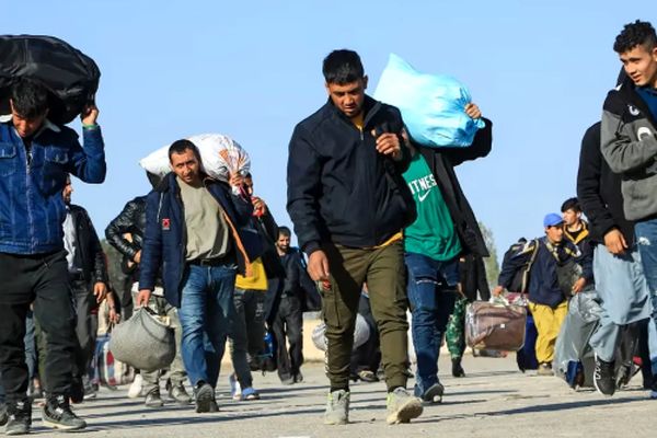 گشایش مرزهای ایران به روی مهاجران افغان/ ورود ۲۰۰ هزار تبعه افغانستانی!