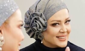 تراس لاکچری خانه بهاره رهنما؛ گل‌های ارکیده و تخت آبی جذاب!
