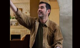 اولین فیلم از خانه و زندگی لاکچری شهاب حسینی و ساناز ارجمند / استخر وسط حیاط و باغی بی‌نظیر!