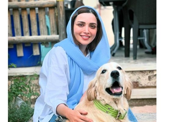 پوشش شگفت‌انگیز بهنوش طباطبایی با کیف ۴۰۰ میلیونی در شب کنسرت!+ویدیو