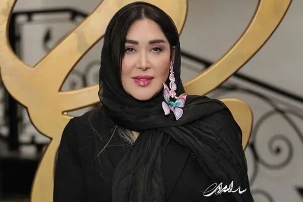 استایل شگفت‌انگیز سارا منجزی‌پور در کنار محمدعلیزاده؛ حلقه جواهر درخشان و رنگ‌های کرم قهوه‌ای جذاب!