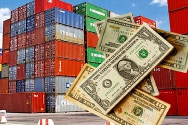 بازگشت ارز با نرخ دستوری، تیر خلاص به صادرات / سیاست غلط ارزی، صادرات را زمین‌گیر کرده است