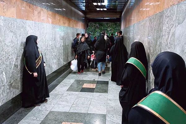 نان از نزاع/ درباره خبر تشکیل «اتاق وضعیت عفاف و حجاب» و بسیج ۸۰هزار نیرو