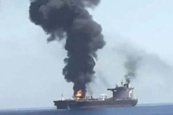 سپاه: دو نفتکش متخلف در تنگه هرمز مورد اصابت قرار گرفتند
