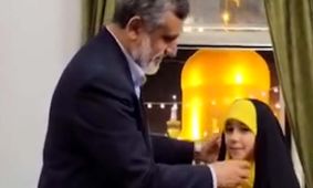 سوءتفاهم عجیب درباره سردار شهید حاجی‌زاده و دخترش در نمایشگاه کتاب توسط گشت ارشاد + فیلم