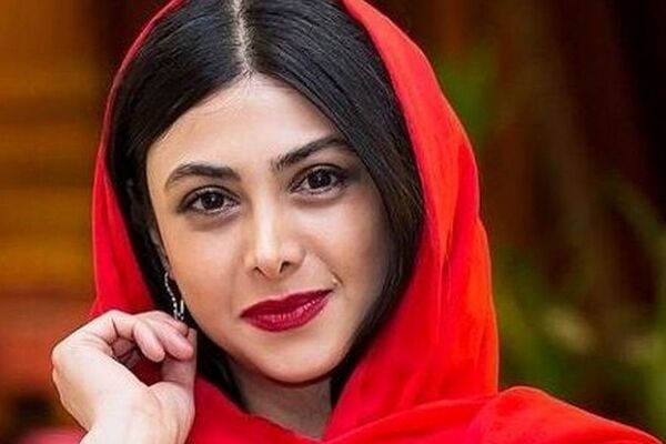 تصویر خاص آزاده صمدی با مادرش در کودکی / حقیقتی جالب از گذشته او!
