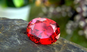 بهترین راه تشخیص یاقوت سرخ اصل از شیشه را بدانید