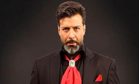 فخرفروشی مجید واشقانی با خودرو لاکچری اش / بازیگر هفت سر اژدها دخترکش تر از همیشه !