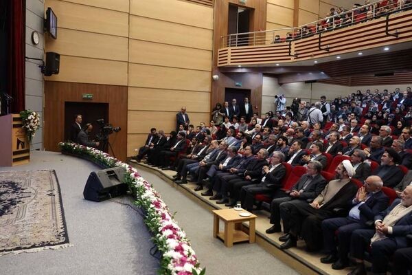 پزشکیان ؛ نخبگان وارد میدان شوند، دشمن شکست می‌خورد