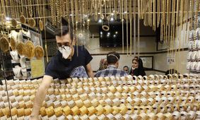 جهش دلار، طلا را گران‌تر کرد