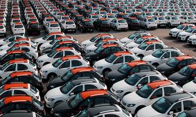 قیمت خودرو امروز 12 مرداد 1404 / خریداران خودرو دست‌به‌عصا شدند + جدول