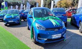 با حضور وزیر صمت  و شهردار تهران از خودروی تمام چینی برقی به نام تولید داخل رونمایی شد  + فیلم