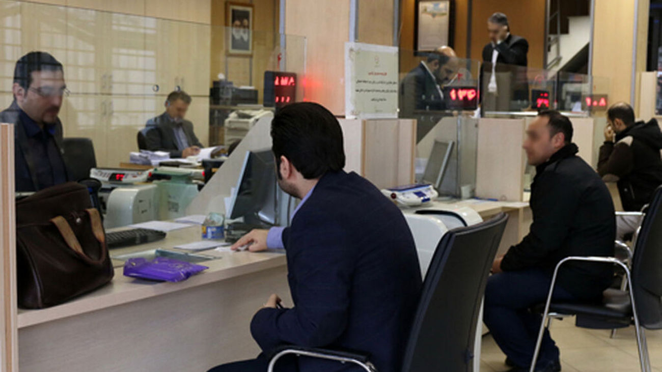 تجمیع کارتهای خدماتی در «کارت ملی هوشمند» / کارت ملی جایگزین کارت بانکی می شود؟
