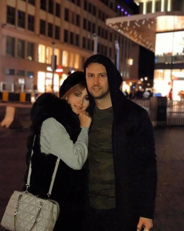 بیوگرافی کامل “شاهرخ استخری” و عکس های همسر و فرزندانش