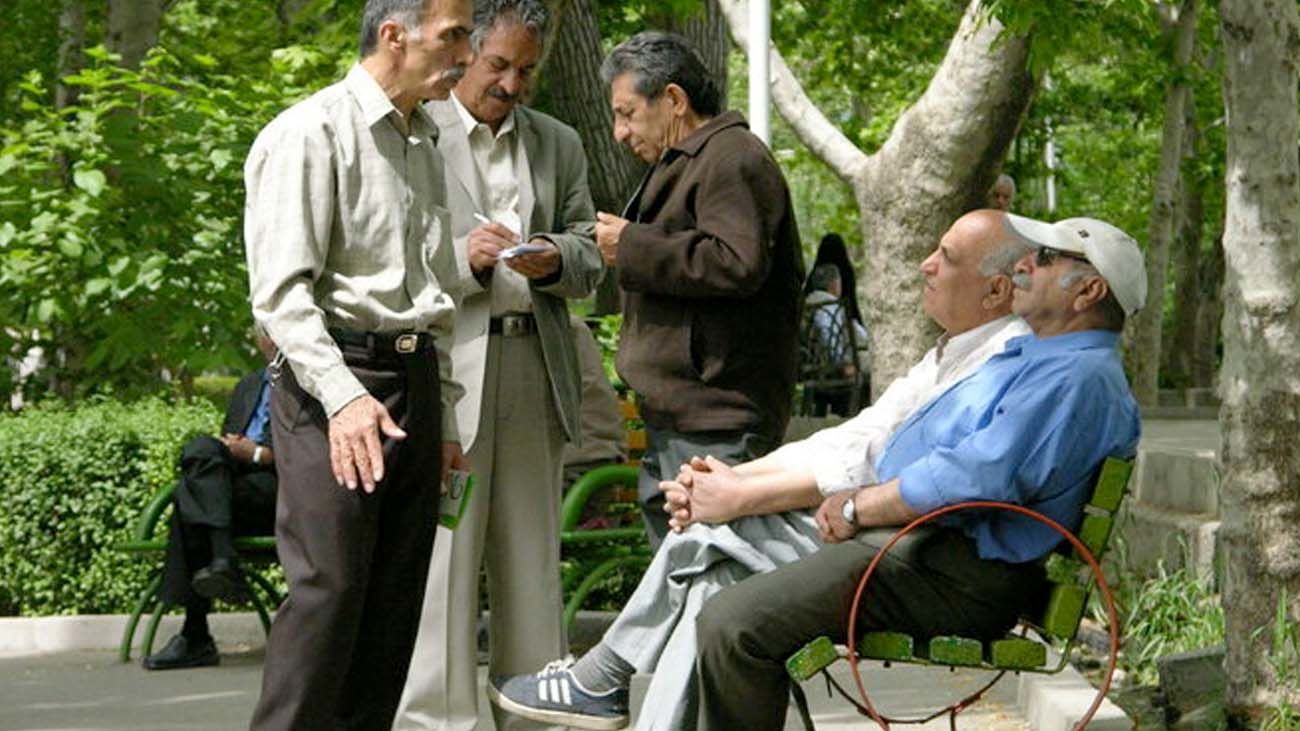  خبر مهم برای بازنشستگان / معوقات فروردین و اردیبهشت با حقوق خرداد واریز می‌شود؟ 