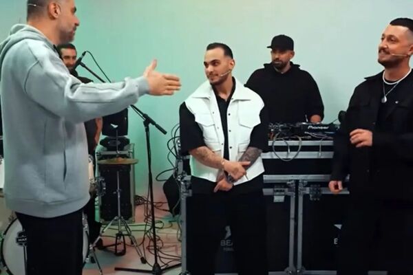 انتقاد کیهان از صدا و سیما: چرا جلوی برنامه علی ضیاء را نمی‌گیرید؟