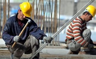  کارگران نگران آینده تامین اجتماعی / دولت حق ندارد از جیب بیمه‌پردازان خرج کند 