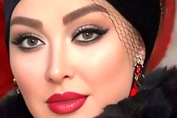 الهام حمیدی و سورپرایز خاص کیک تولدش با عکس صورت خودش!