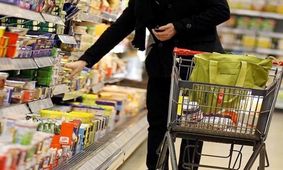 دسترسی بدون دغدغه مردم به ۱۰ کالای اساسی +