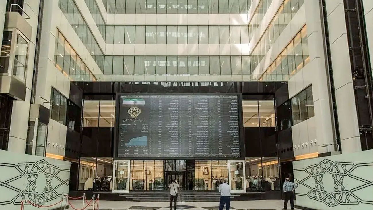 بورس سبز میماند؟ تحلیل کارشناسان از بازار امروز