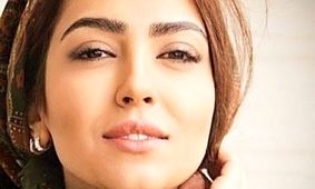 خلوت خاص مونا کرمی با فرزندش کنار ساحل +فیلم