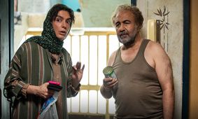 چطور رضا عطاران فقط با یک نگاه همه را می‌خنداند؟!