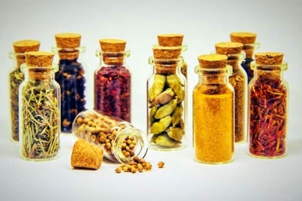 گرانی 3 ادویه اصلی ماه مبارک رمضان / دارچین و هل چند ؟!