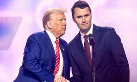 آمریکا در شوک؛ ترور چارلی کرک در دانشگاه یوتا / او که بود؟ + فیلم لحظه ترور