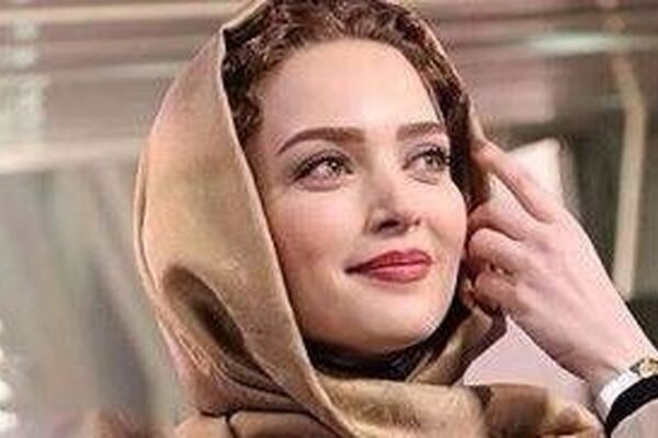 استوری جنجالی بهنوش طباطبایی با تم یلدا؛ رنگ انار قرمز رو از دست ندید!